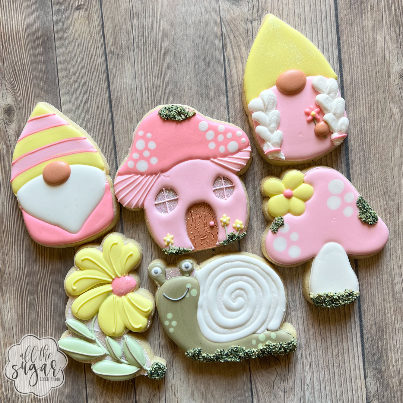 Decorating a Mushroom Sugar Cookie with Royal Icing 